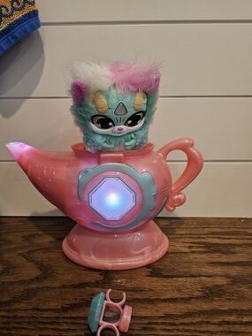 Magic Mixies Magic Genie Lamp